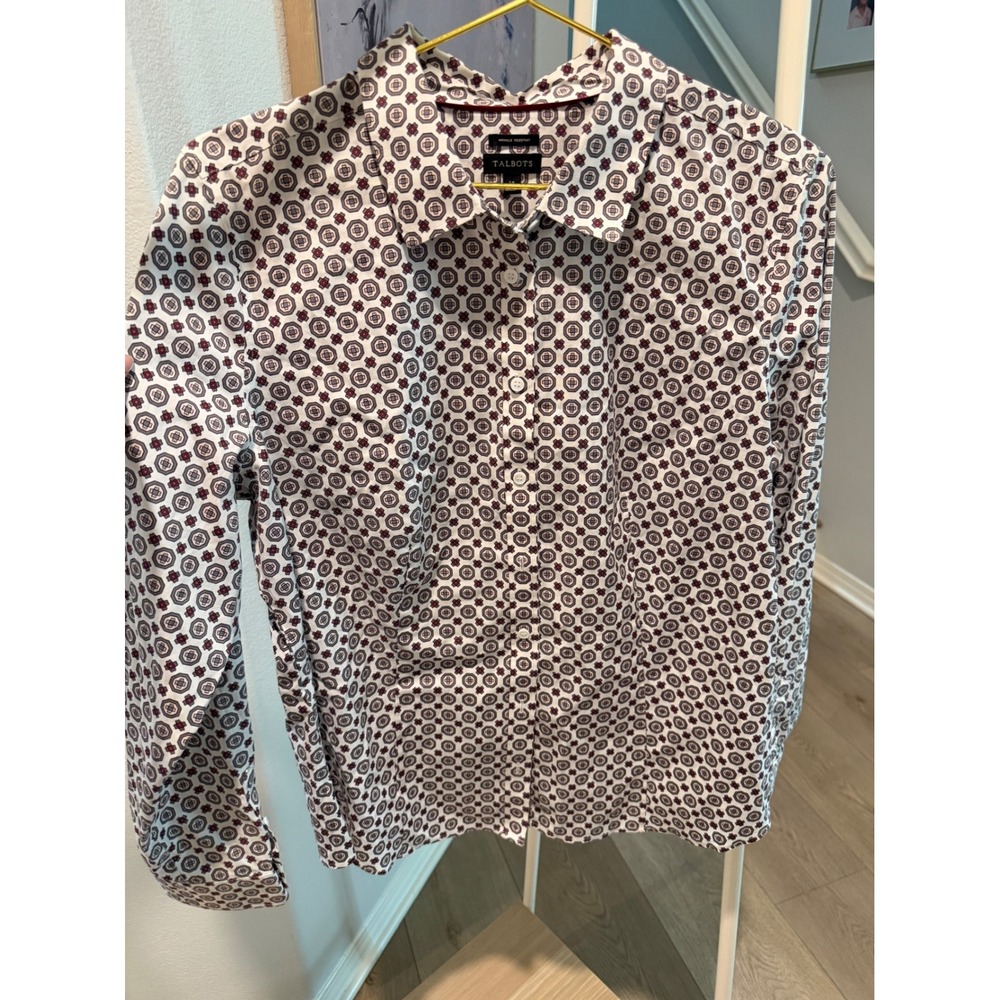 Talbots Wrinkle Resistant Button Down Shirt 14 Geometric Medallion Print Blouse